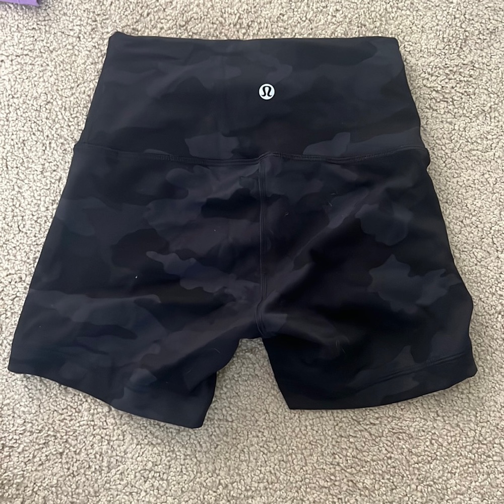 Lululemon Wunder Train 4’ Shorts